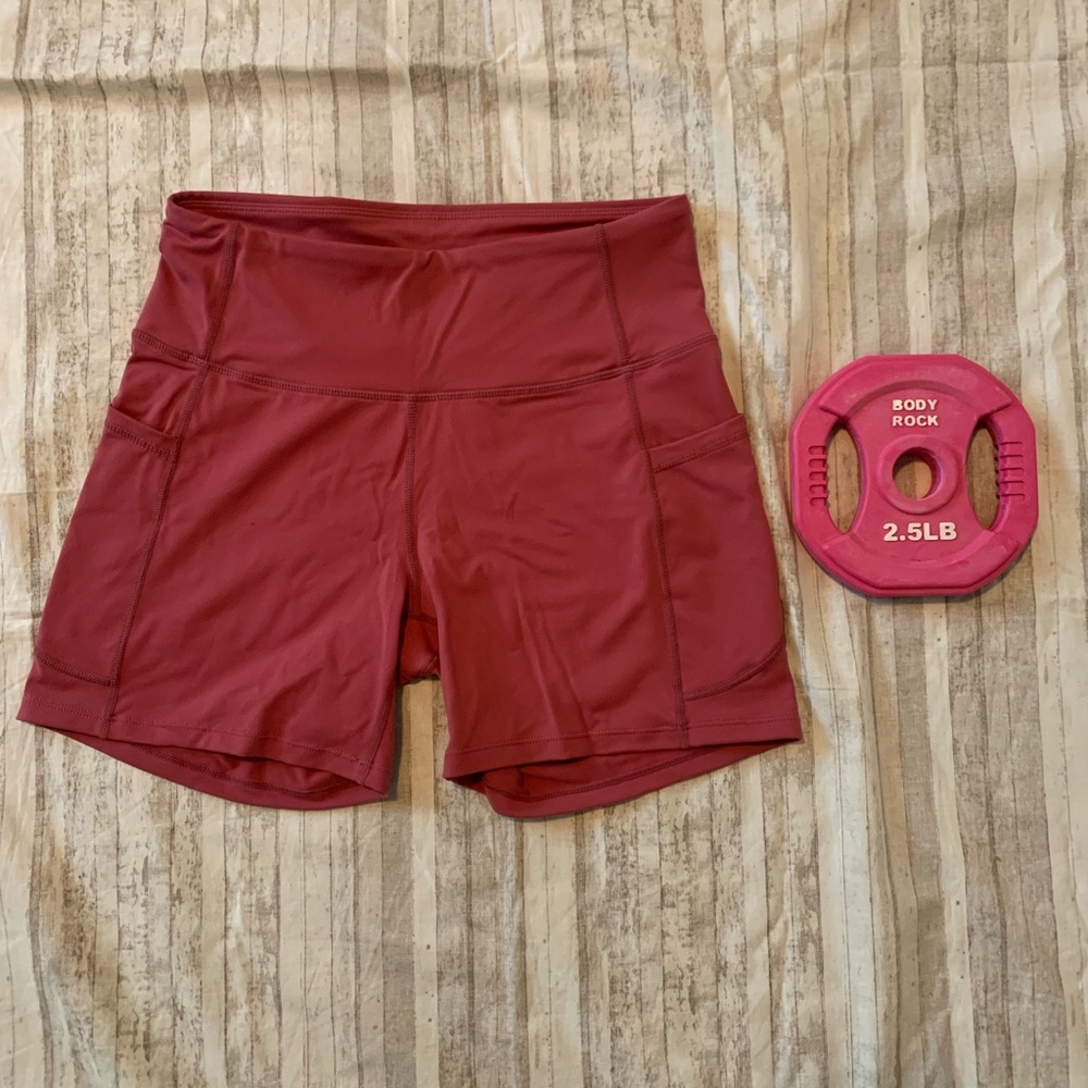 💪🏻 No Name Clay Medium Shorts